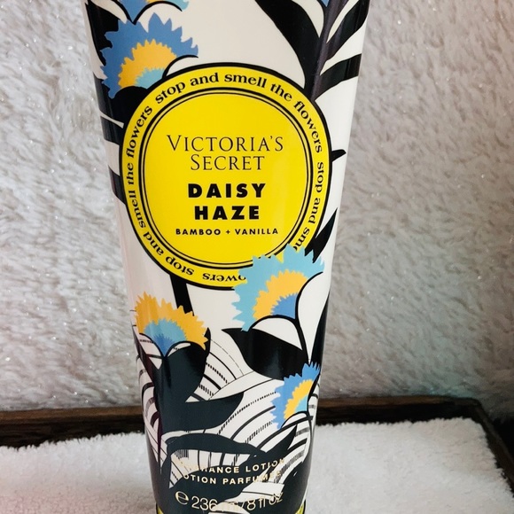 VS PINK BEAUTY LOT - Picture 6 of 13